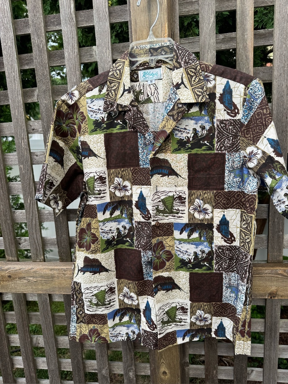 Kolekole Hawaiian shirt men’s med.